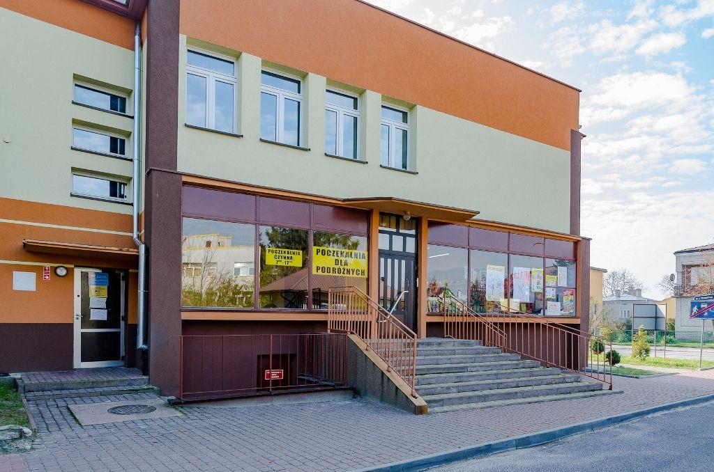 Na dworzec przyjdzie poczekać