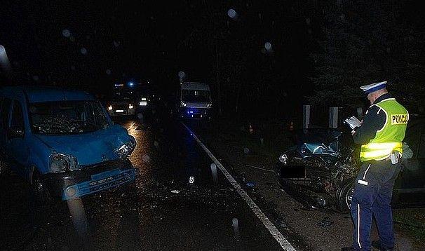 Zderzenie 3 samochodów. 5-letni chłopiec i trzy osoby dorosłe w szpitalu