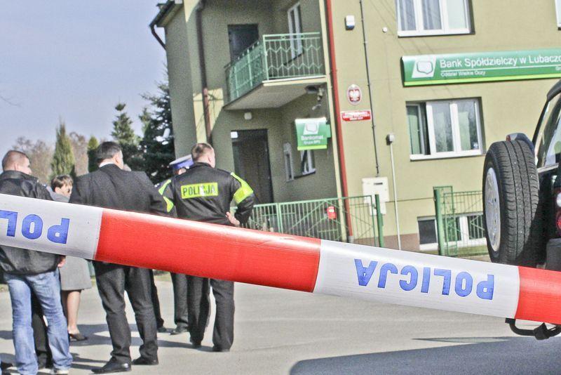 7 lat więzienia za napad na bank z bronią w ręku