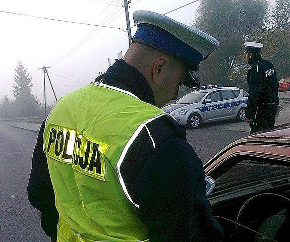 Policjanci apelują o rozwagę i ostrożność na drogach 