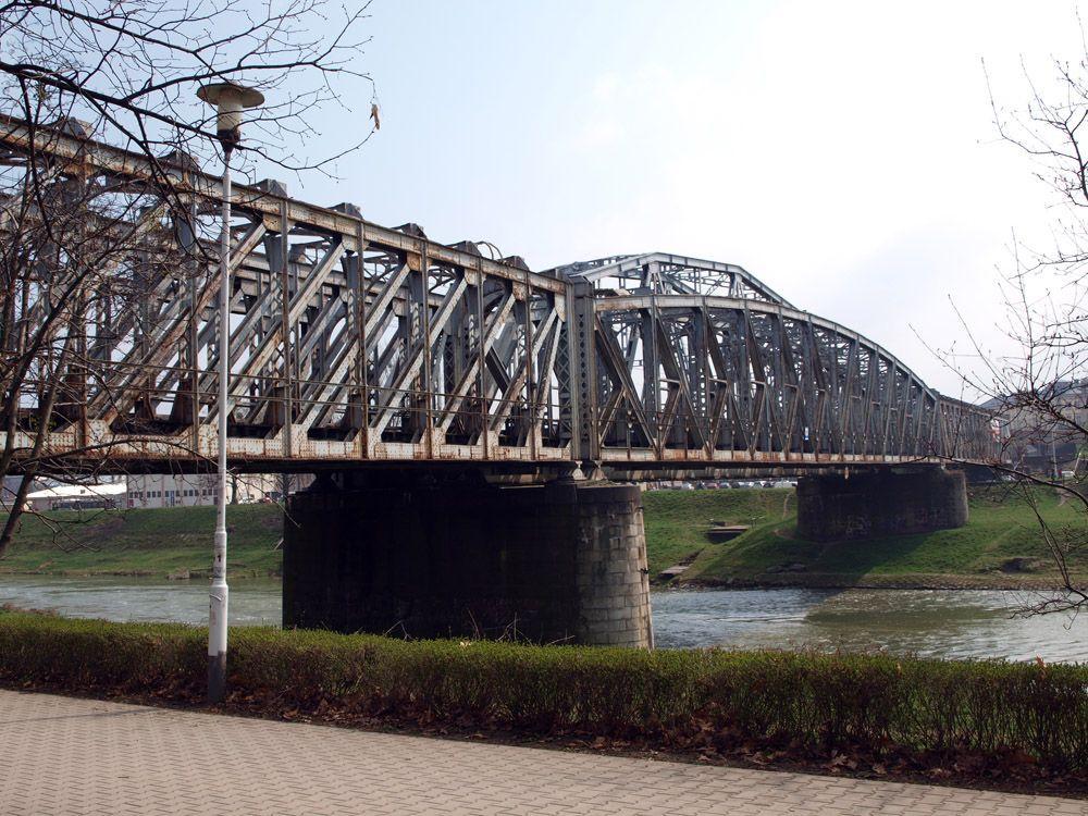Nie będzie (na razie) remontu mostu kolejowego [ZDJĘCIA]