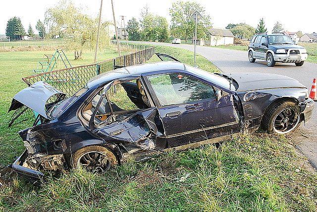 Potrącił 17-latka i zbiegł. Był pijany i jechał bez uprawnień!