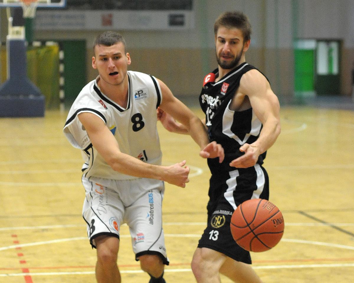 Efektowne zwycięstwo przemyskich koszykarzy
