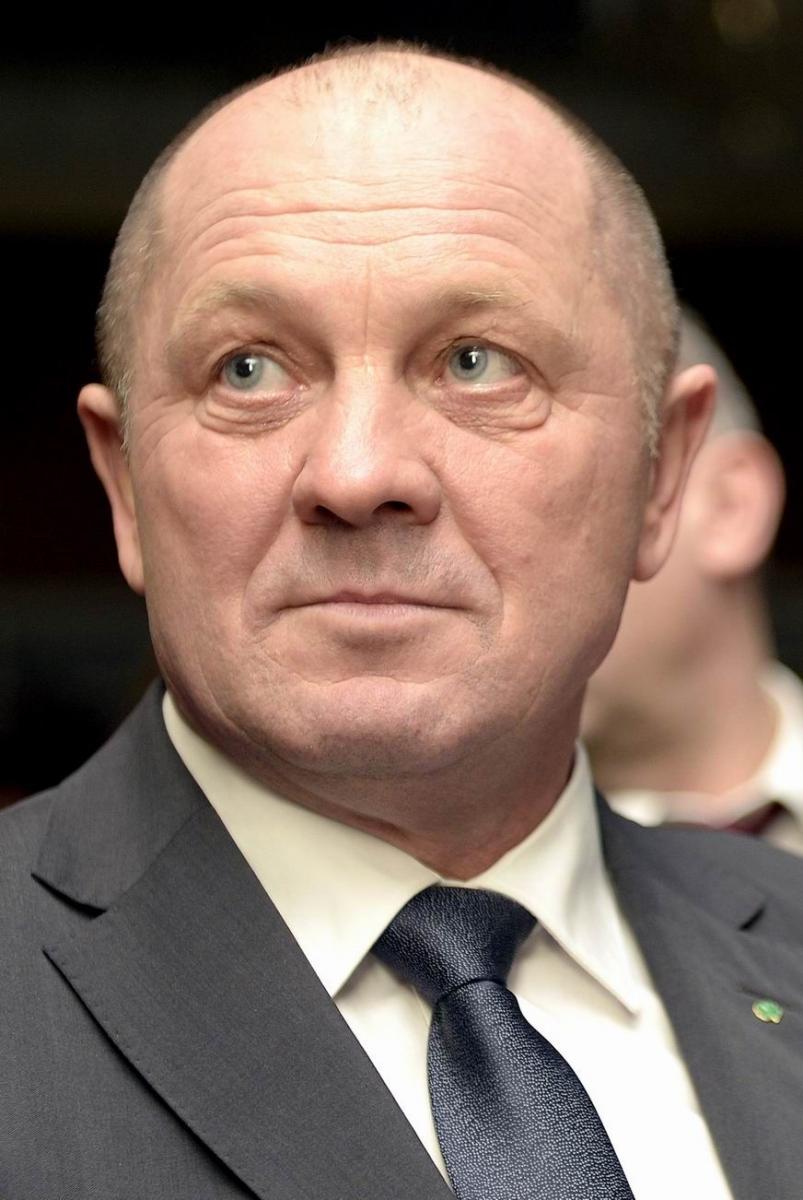 Dostała pracę w KRUS dzięki powiązaniom rodzinnym?
