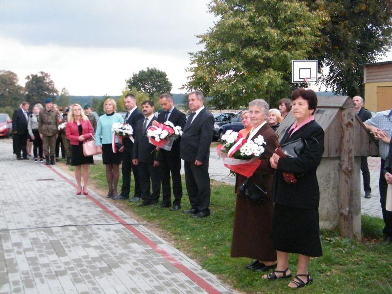 Dąbków upamiętnił gen. Dąbka i ofiary wojny