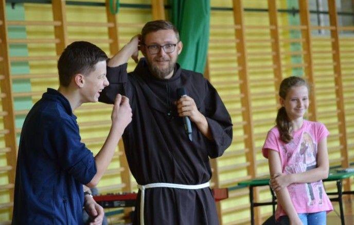 Rapujący zakonnik inspirował młodzież z Wielkich Oczu [WIDEO]