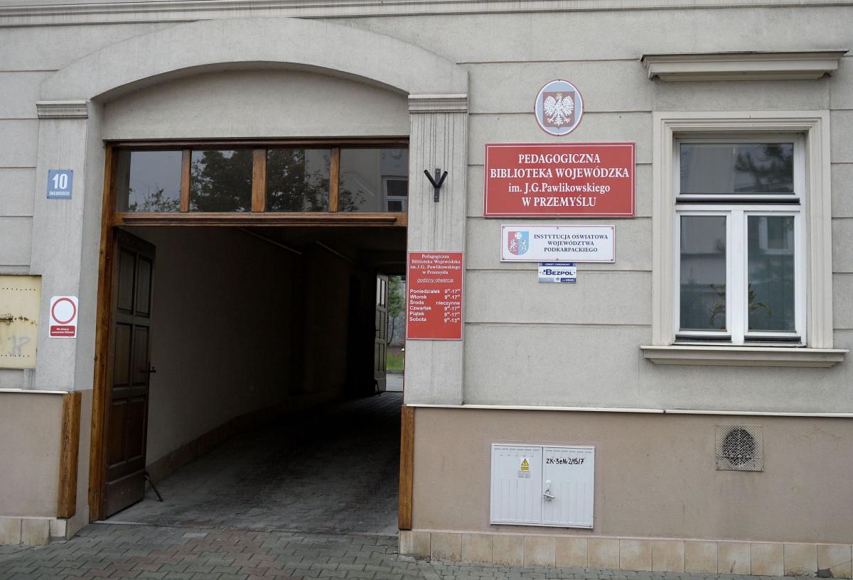 Co z kolegialnym księgozbiorem?