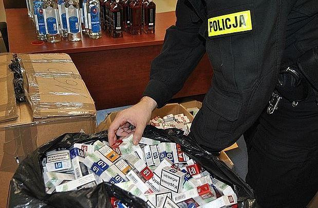 Przewoził trefne papierosy i alkohol. Wpadł na Sanowej [WIDEO]