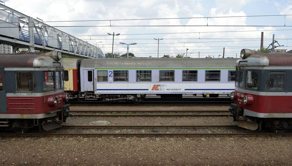 Tragedia na torach. Mężczyzna zginął pod kołami pociągu