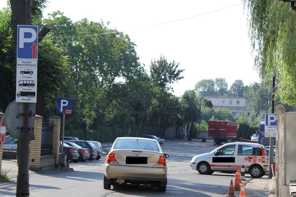 Starostwo sprzedaje działkę. Chce co najmniej 2 mln zł