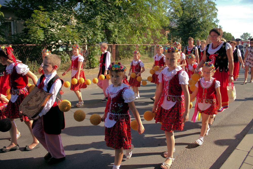 Przemaszerował dożynkowy korowód 