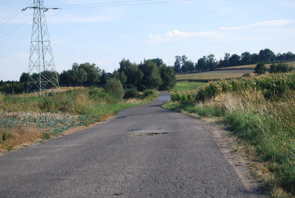 Dodatkowe pieniądze na drogi powiatowe