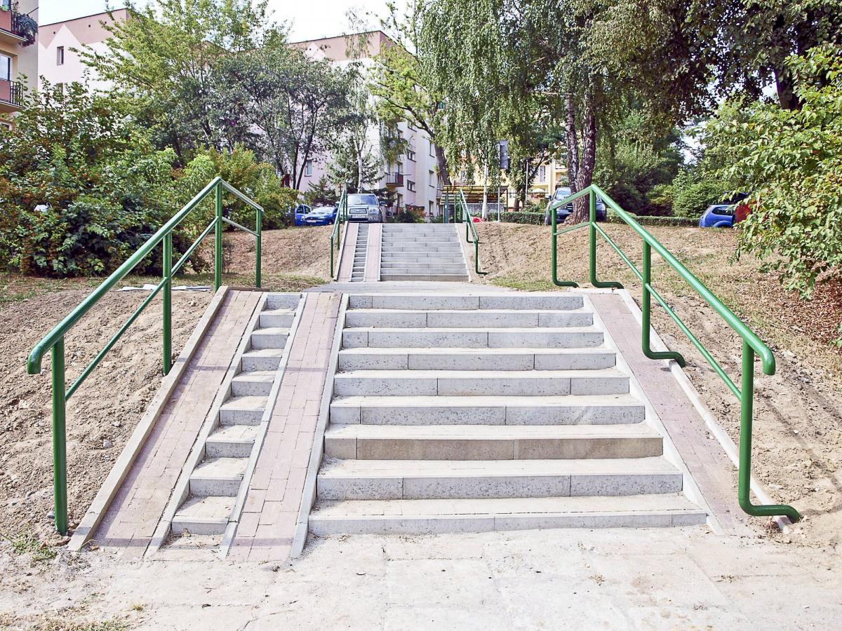 Mała rzecz, a cieszy – schody na Glazera i remont Skośnej
