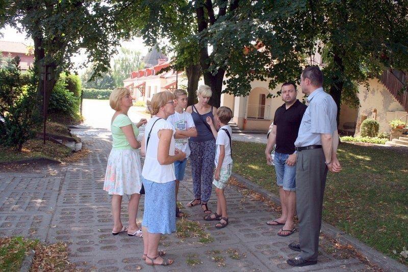 Przyjechali z Warszawy na historyczny spacer po mieście