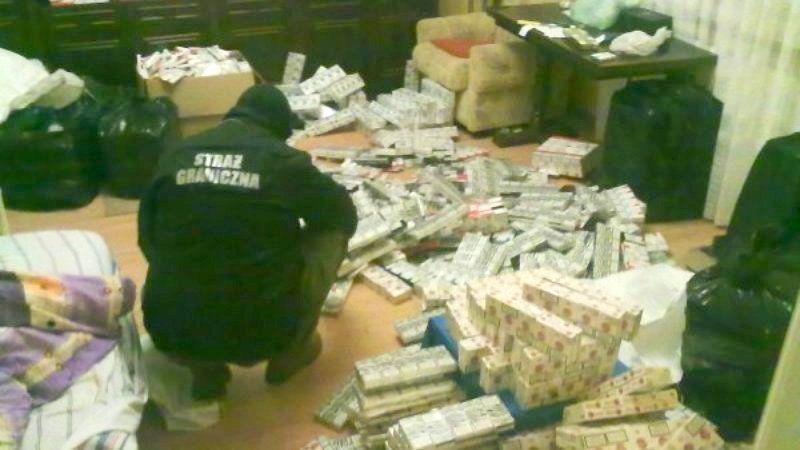 Nielegalne papierosy o wartości 35 tys. zł w kiosku i samochodzie