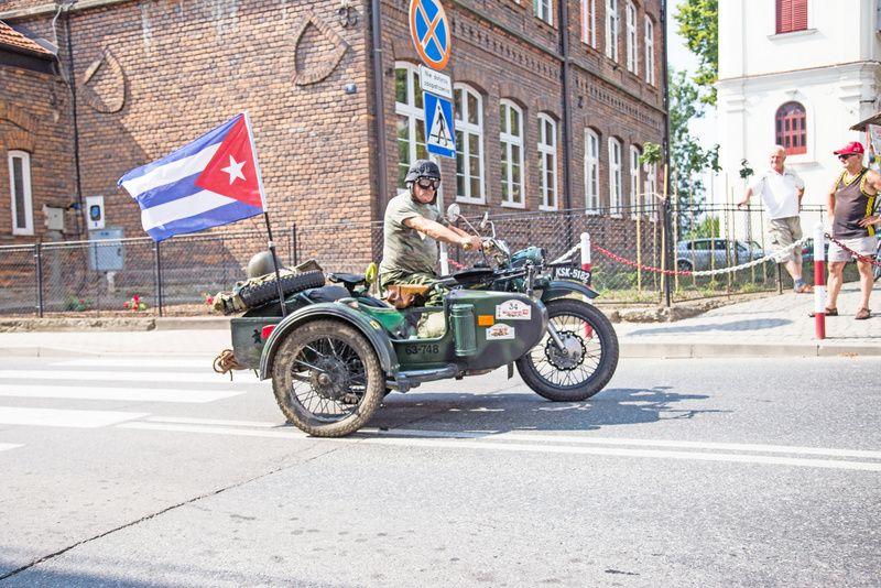 Miastem zawładnęli motocykliści