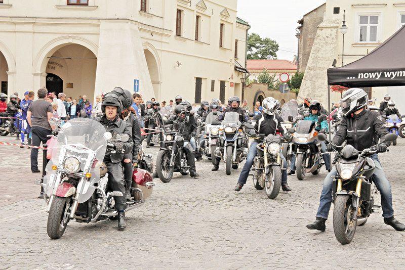 Kilkuset motocyklistów w jednym miejscu