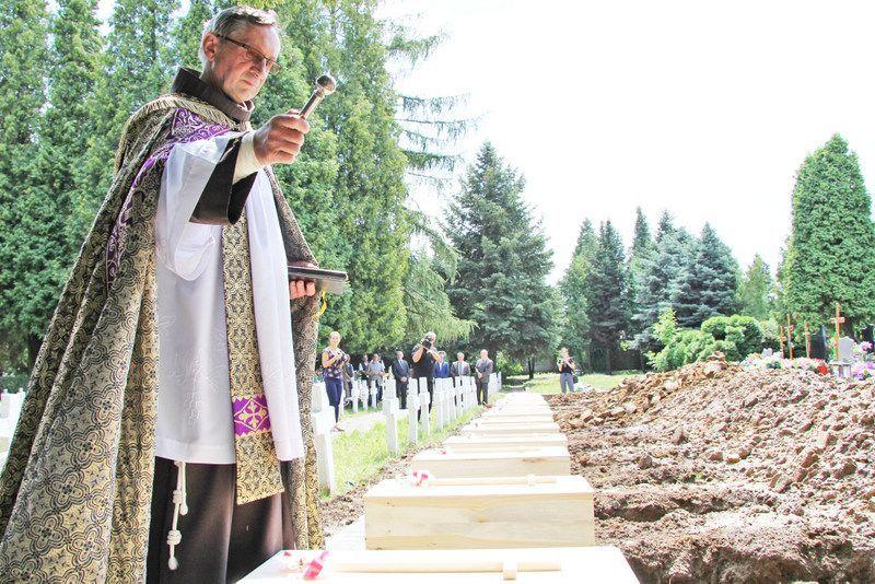 Szczątki czekały sto lat na godny pochówek