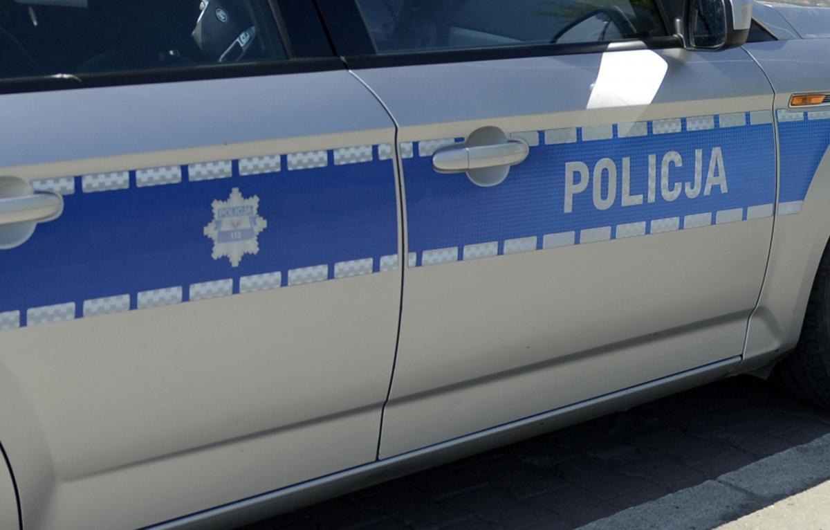 Potrącił grupę pieszych. 3 osoby trafiły do szpitala. 16-latek zmarł