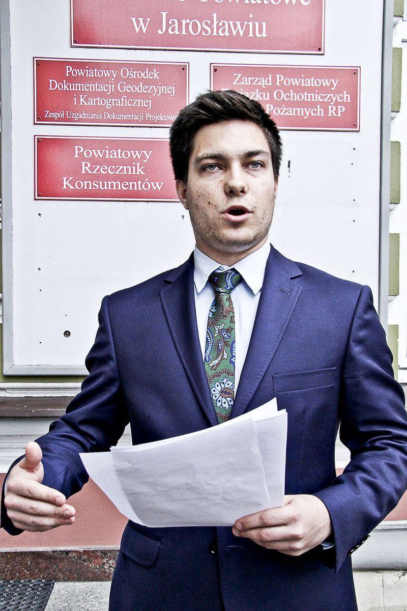 Były uczeń żąda zwolnienia dyrektora szkoły