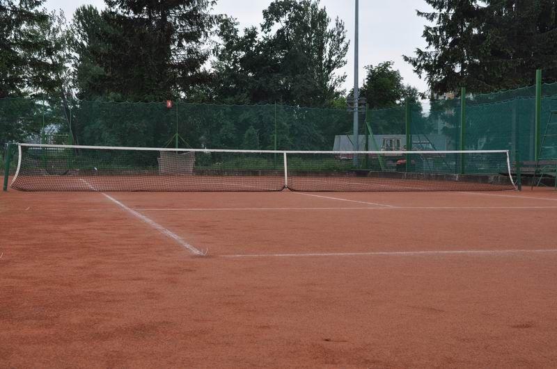 Rozpoczyna się remont basenu, kończy budowa kortów