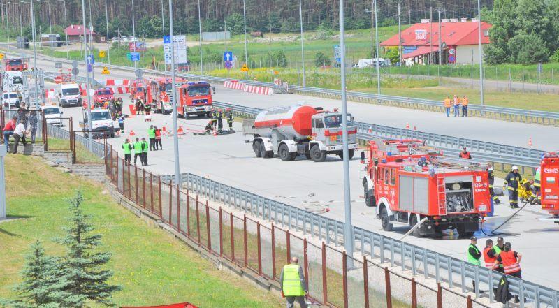 Katastrofa komunikacyjna z dużą liczbą poszkodowanych [ZDJĘCIA]
