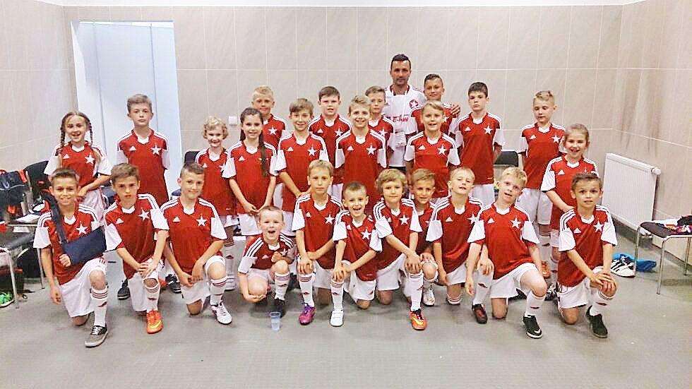 Uczniowie przeworskiej „dwójki” wprowadzili na boisko piłkarzy ekstraklasy