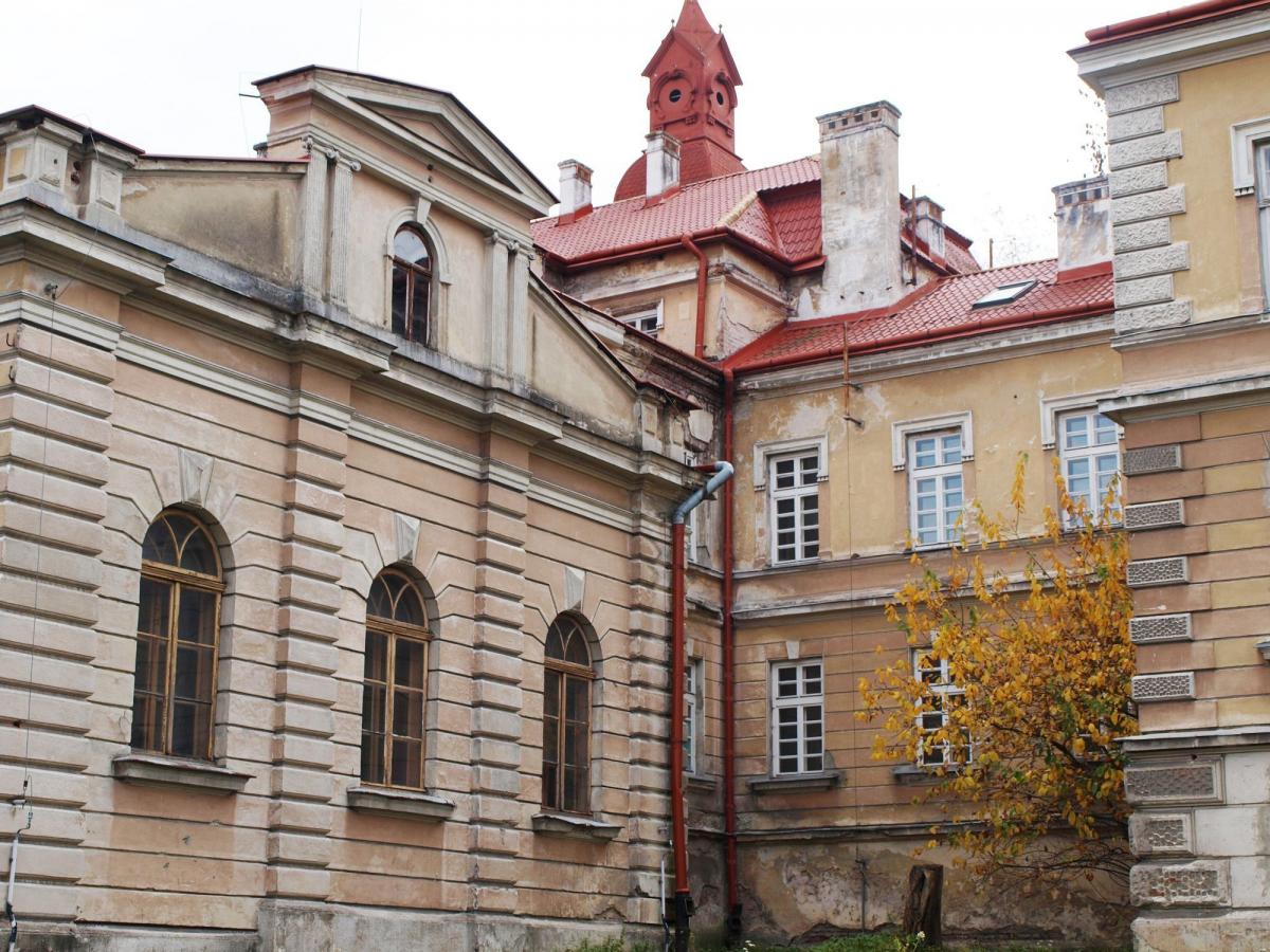 Miasto mogłoby zarobić na dzierżawie szpitala przy Słowackiego