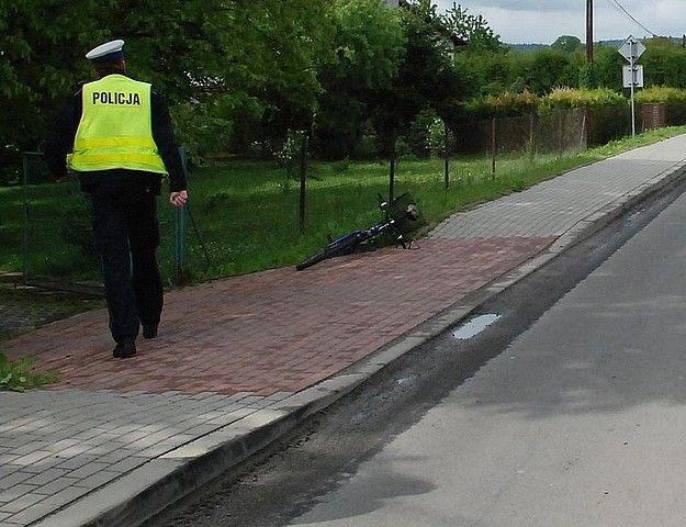 Potrącenie rowerzysty. 70-letniego mężczyznę odwieziono do szpitala
