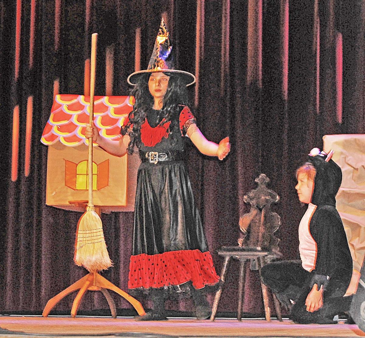 Zabawa w teatr – XXIII Przegląd Szkolnych Form Teatralnych „Jarosławski Kacperek” 