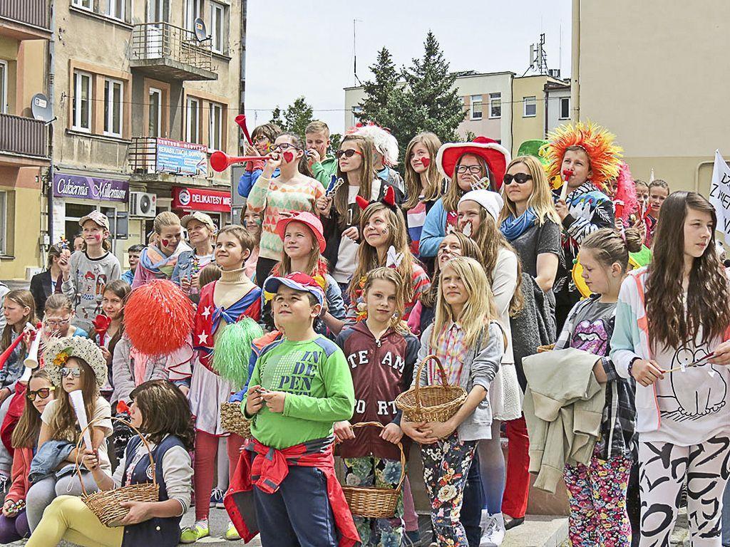 Barwny i huczny Dzień Godności w Przeworsku [ZDJĘCIA]