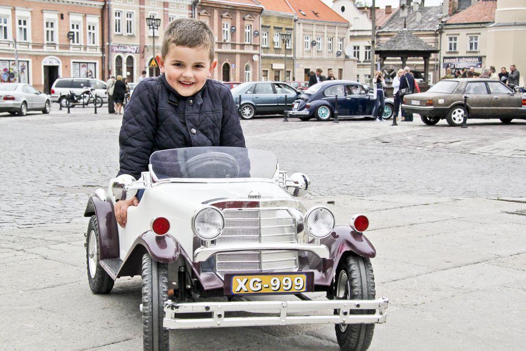 Miłośnicy klasyków rozpoczęli sezon motocyklowy 2015 [WIDEO]