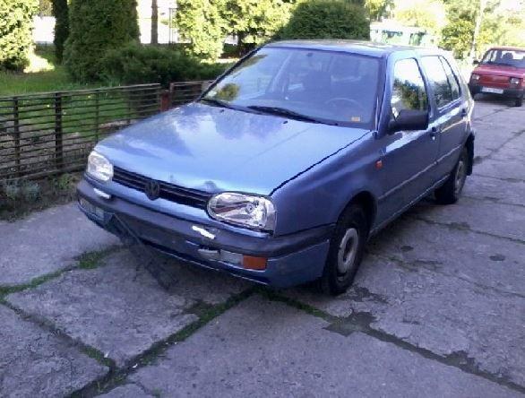 Rozbijał się po osiedlu volkswagenem. Miał prawie 4 promile! 