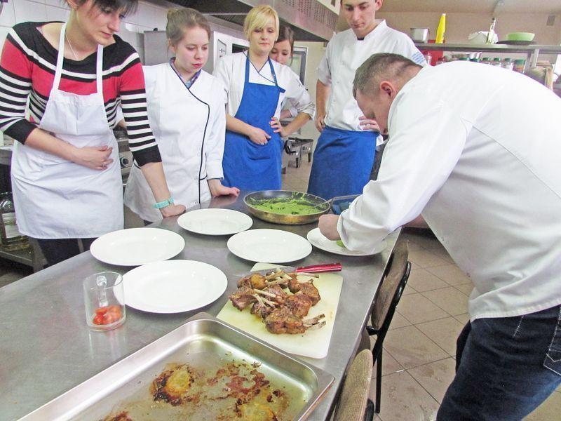 50 uczniów „spożywczaka” pojedzie na szkolenia do Anglii, Niemiec i Włoch