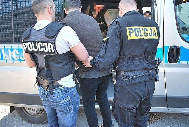 Zadał matce 8 ciosów nożem. Kobieta się wykrwawiła