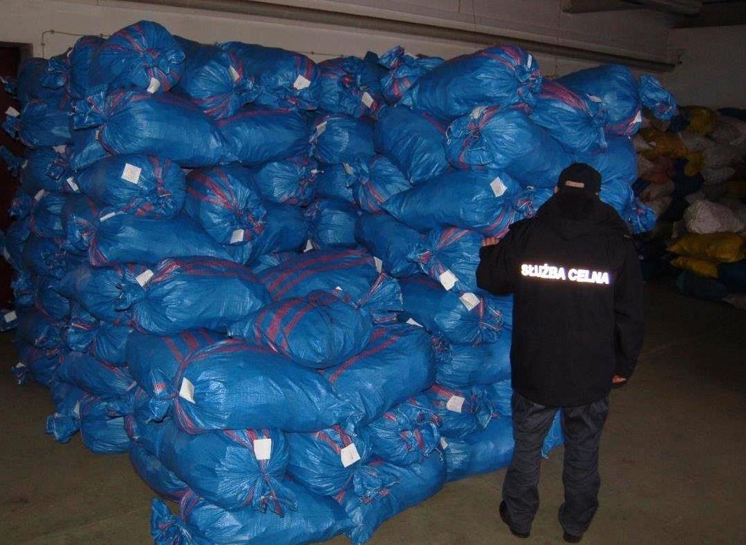 Przemyt kontrabandy o wartości ponad milion złotych udaremniono w Korczowej