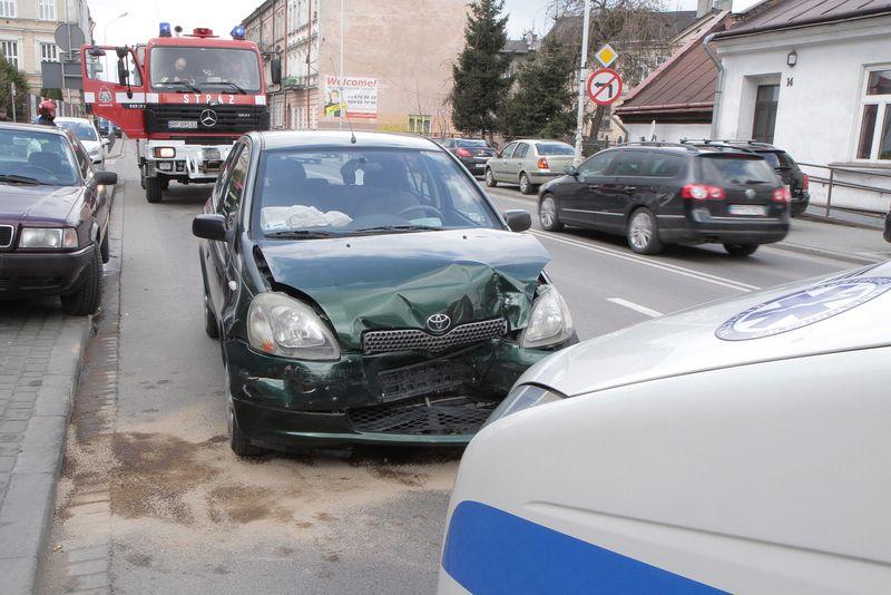 Kolizja na ulicy Grunwaldzkiej. Kierująca najechała na tył auta