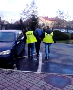 Odpowiedzą za włamania i napad