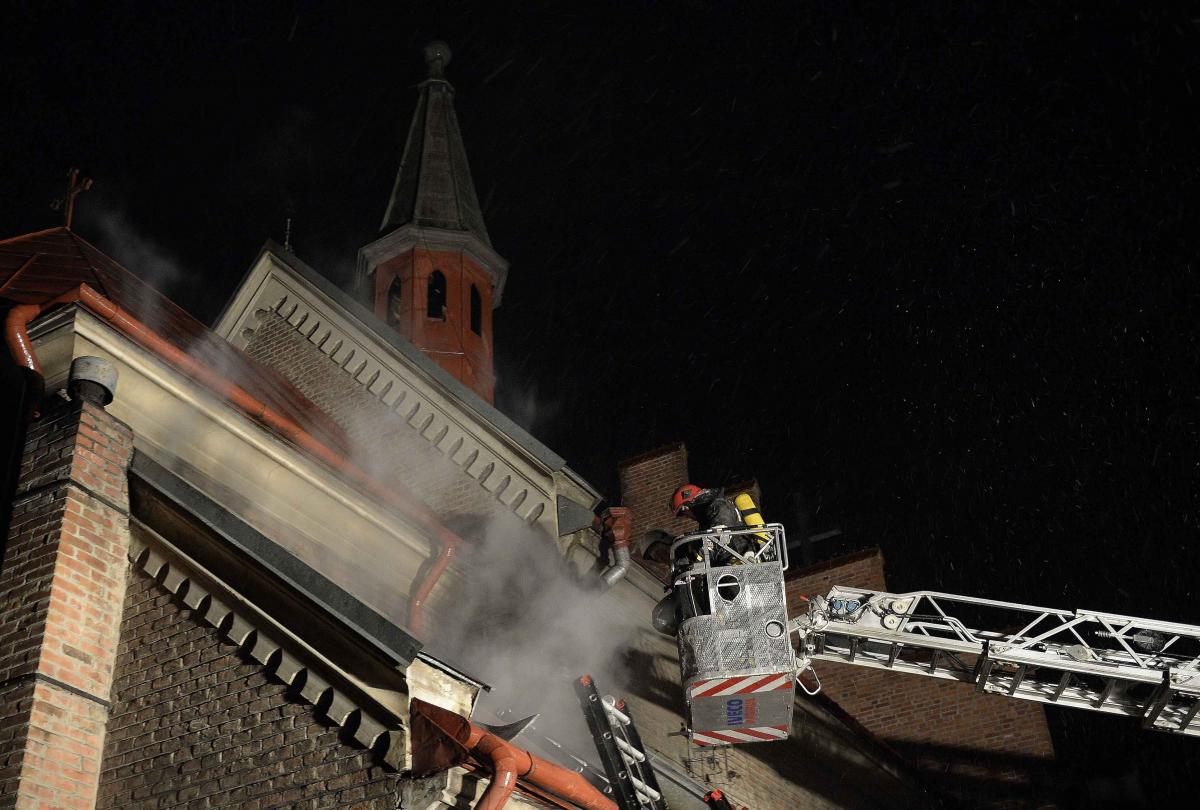 Pożar w kościele w Pikulicach. 35 strażaków w akcji gaśniczej [wideo]