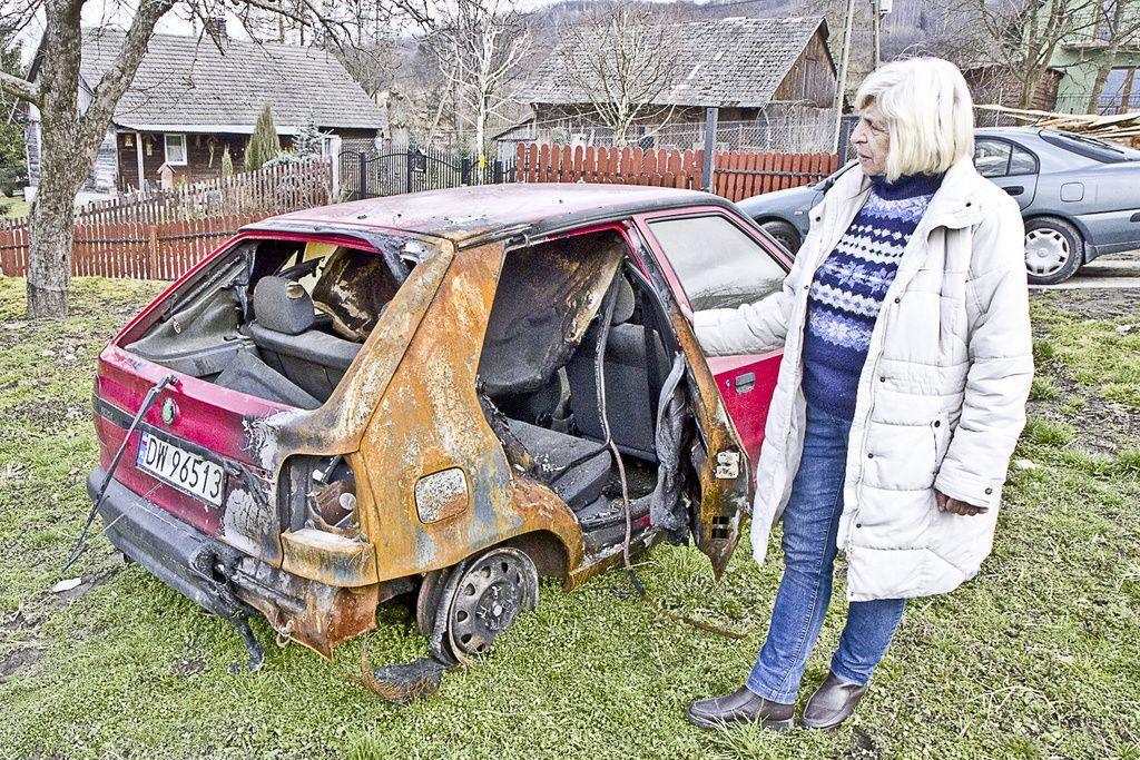 – Uciekaliśmy z płomieni boso. Zostałam bez niczego