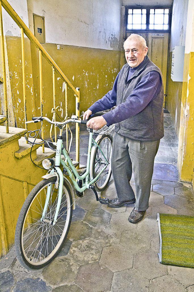 Bezdomny okradł ludzi, którzy mu pomogli