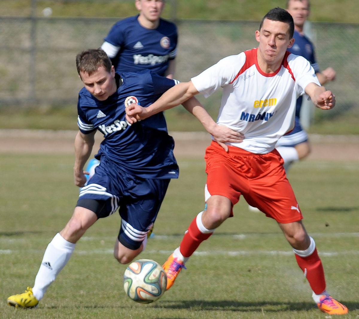Ruszyła piłkarska IV liga. Polonia lepsza w derbach