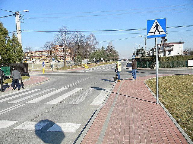 26-latka wymusiła pierwszeństwo i potrąciła rowerzystkę. Kobieta została ranna