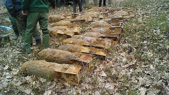 Policjanci odkryli 6 ton niewybuchów z czasów II wojny światowej [zdjęcia]
