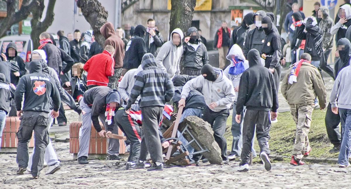 „Wjazdy”, czyli biją tak, aby nie... zabić