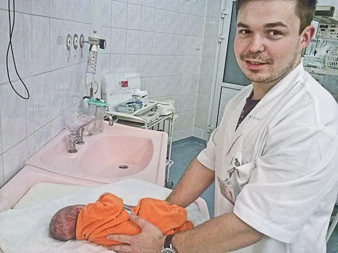 Mateusz Maga – położny z wyboru, czyli mężczyzna na porodówce