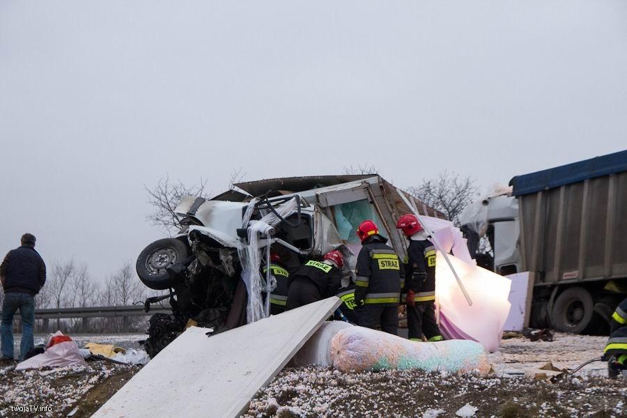 Wypadek na obwodnicy Jarosławia. Zginął kierowca iveco
