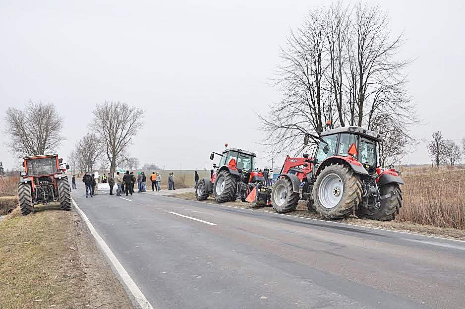 Rolnicy wyszli na drogę