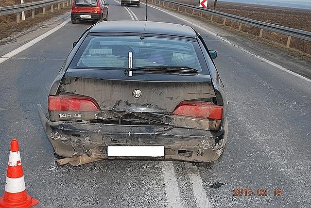 Groźnie wyglądające zderzenie forda i alfa romeo. Kierowców skierowano do szpitala