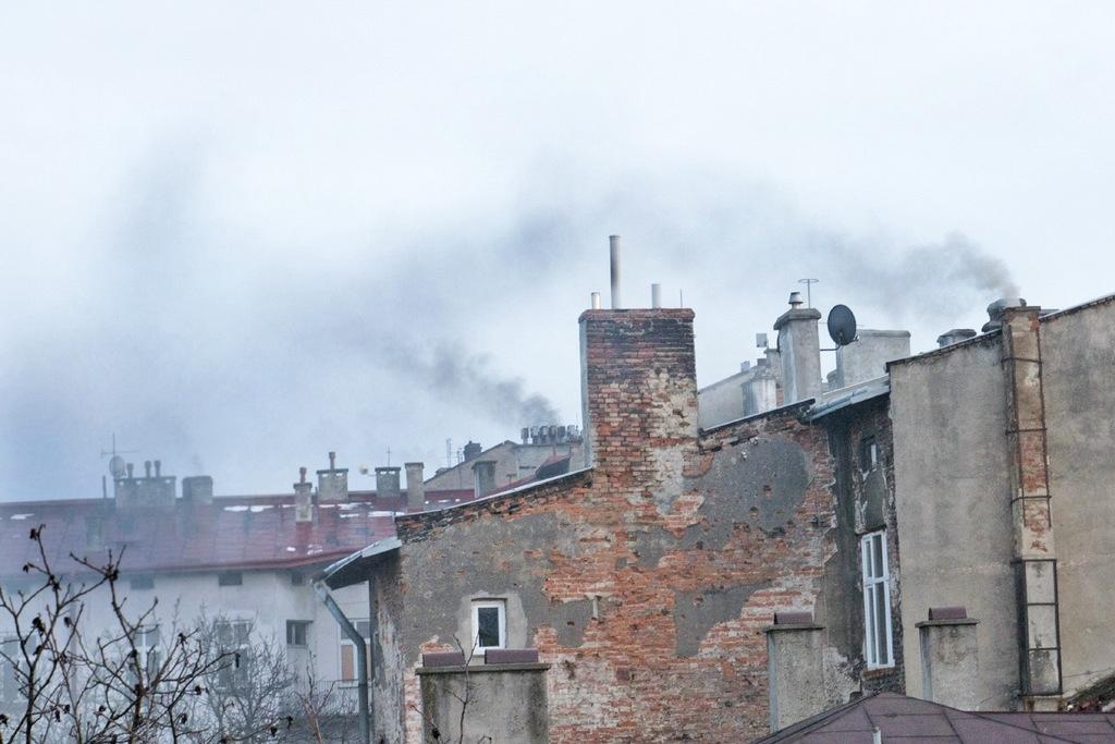 Sami się trujemy – chmura smogu nad miastem